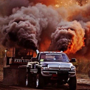 Dodge rolling coal at the truck pulls