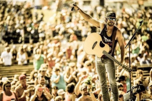 Thomas rhett hotness