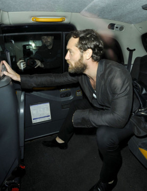 Jude Law Dines Out in London 2 Jude Law