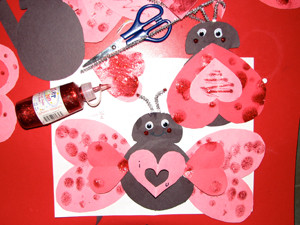 for kids to make: Valentine's Day love bug