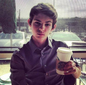 ... tags for this image include: robbie kay, peter pan, starbucks and ouat