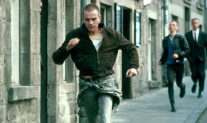 Ewan McGregor’s Stylish Shirt Trick in Trainspotting