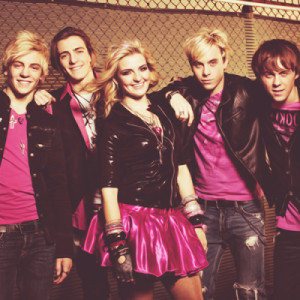 ... uma nova entrevista com a banda R5 no programa Clevver TV.Veja