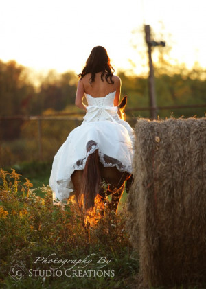 Ride away bride. Country wedding. Bride on horse: Horses Photo, Idea ...