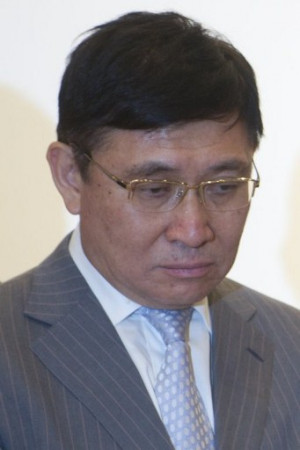 ... and Managing Director of Sun Hung Kai Properties Raymond Kwok. ©AFP