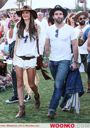 Alessandra Ambrosio e il compagno Jamie Mazur al Coachella 2013