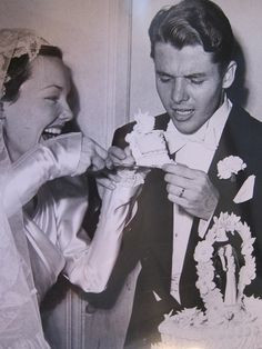 Audie with Wanda Hendrix on their wedding day More