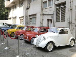 osianama-vintage-classic-car-exhibition-mumbai-m1_640x480.jpg