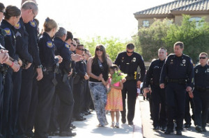 ... Phoenix Police Officer Attend His Daughters Kindergarten Graduation