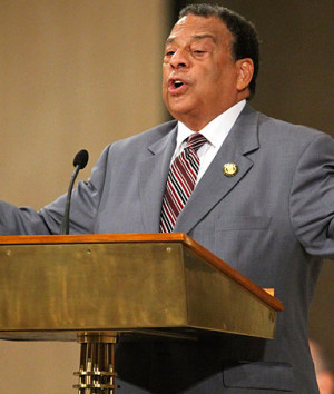 Andrew Young, former ambassador to the United Nations, pays tribute to ...