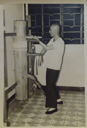 Wing Chun Grand Master Ip Man 葉問 and His Wooden Dummy Section 2