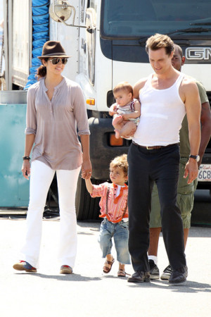 Camila Alves takes her kids Levi and baby Vida to visit papa Matthew ...