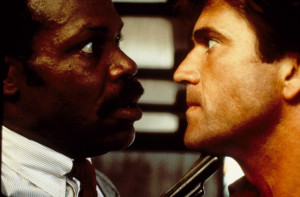 Still of Mel Gibson and Danny Glover in Lethal Weapon (1987)