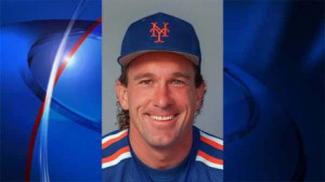 FILE) New York Mets catcher Gary Carter is shown in 1988. Carter, an ...