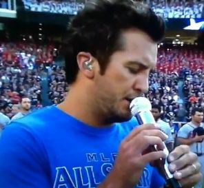 Luke Bryan Reads National Anthem Words Off Hand at All Star Game