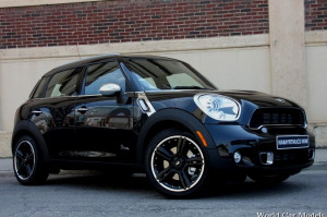 black mini cooper countryman