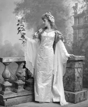 Biog Twin Daughter Duke...