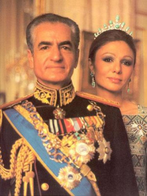 The Pahlavi family in younger & better times (Alireza in brown suit):