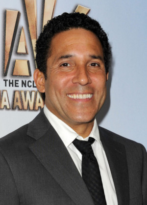 Oscar Nunez Pictures