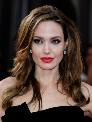 Tumore-al-seno-la-scelta-di-Angelina-Jolie.jpg