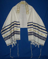 WHY DO JEWISH MALES WEAR A FRINGED SHAWL DURING PRAYER?