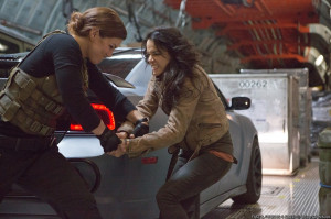 Gina Carano vs Michelle Rodriguez Fast & Furious 6