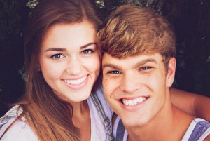 ... Boyfriend Blake Coward Along With Picture of Father Willie Robertson