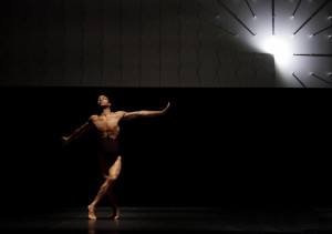 Louis McMiller performs in Wayne McGregor Random Dance 39 s FAR Photo