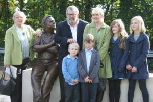 Ronnie Barker 39 s family and the statue