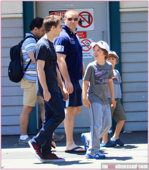 russell-crowe-and-his-sons-3_zps6527489b
