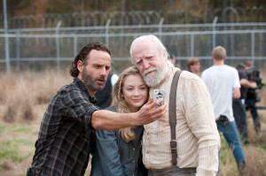 Walking Dead’ Selfies? Behind-The-Scenes Pics Show Silly Side Of ...