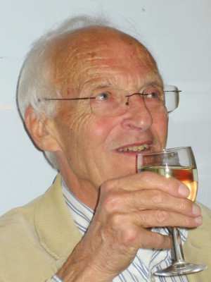 Skios Michael Frayn Macmillan