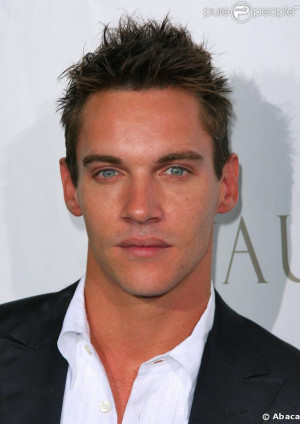 11358-jonathan-rhys-meyers-a-fait-2-passages-637x0-1