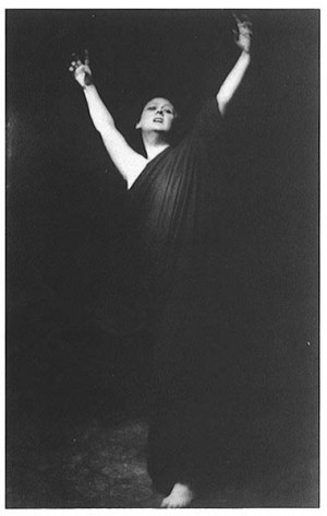 Isadora Duncan. Picture by Arnold Gente (1869-1942).