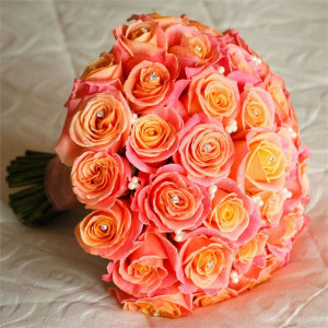 Claire & Garry's Real Wedding - Miss Piggy Roses