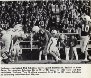 Phil Roberterson throwing football