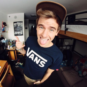connor-franta-connor-franta-35047129-500-500.jpg