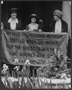 Suffragists_at_1920_Republican_Convention.jpg