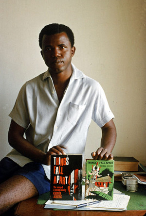 Chinua-Achebe-1960-005.jpg