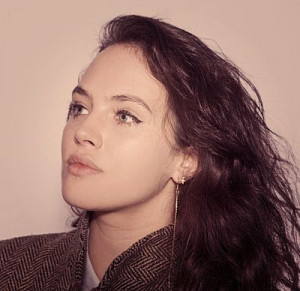 Jessica Brown Findlay | Beauty and Hair