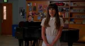 Rachel (Lea Michele) sings 'Make You Feel My Love' for Finn (Cory ...