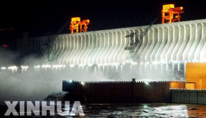 · 三峡大坝坝顶7月1日起对游客开放 2005-06-02