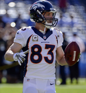 ... handshake with Austrian President Heinz Fischer but misses the target