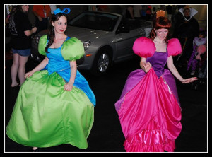 Cinderella's ugly step sisters.Costumes For Sisters Disney, Evil ...