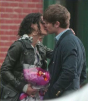Nate and Vanessa? OMG, WTF! Well, guess it's better to keep her away ...