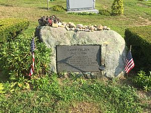 Harry Chapin's gravestone in the Huntington Rural Cemetery, Huntington ...