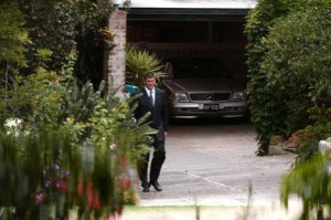 Stepping up ... James Packer leaves the family home at BellevueHill ...