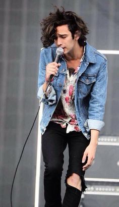 The lovely Matthew Healy