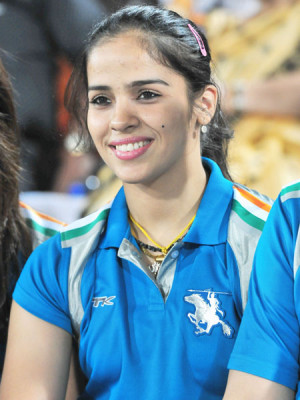 IPL 2013: Celebrities Glam Up the Matches