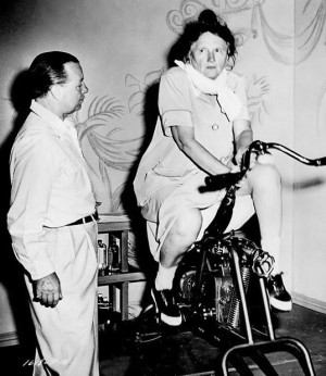 Charles Lamont directs Marjorie Main in 